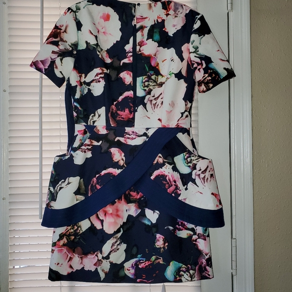 Finders Keepers Mini Dress Back slit Medium - Picture 5 of 15